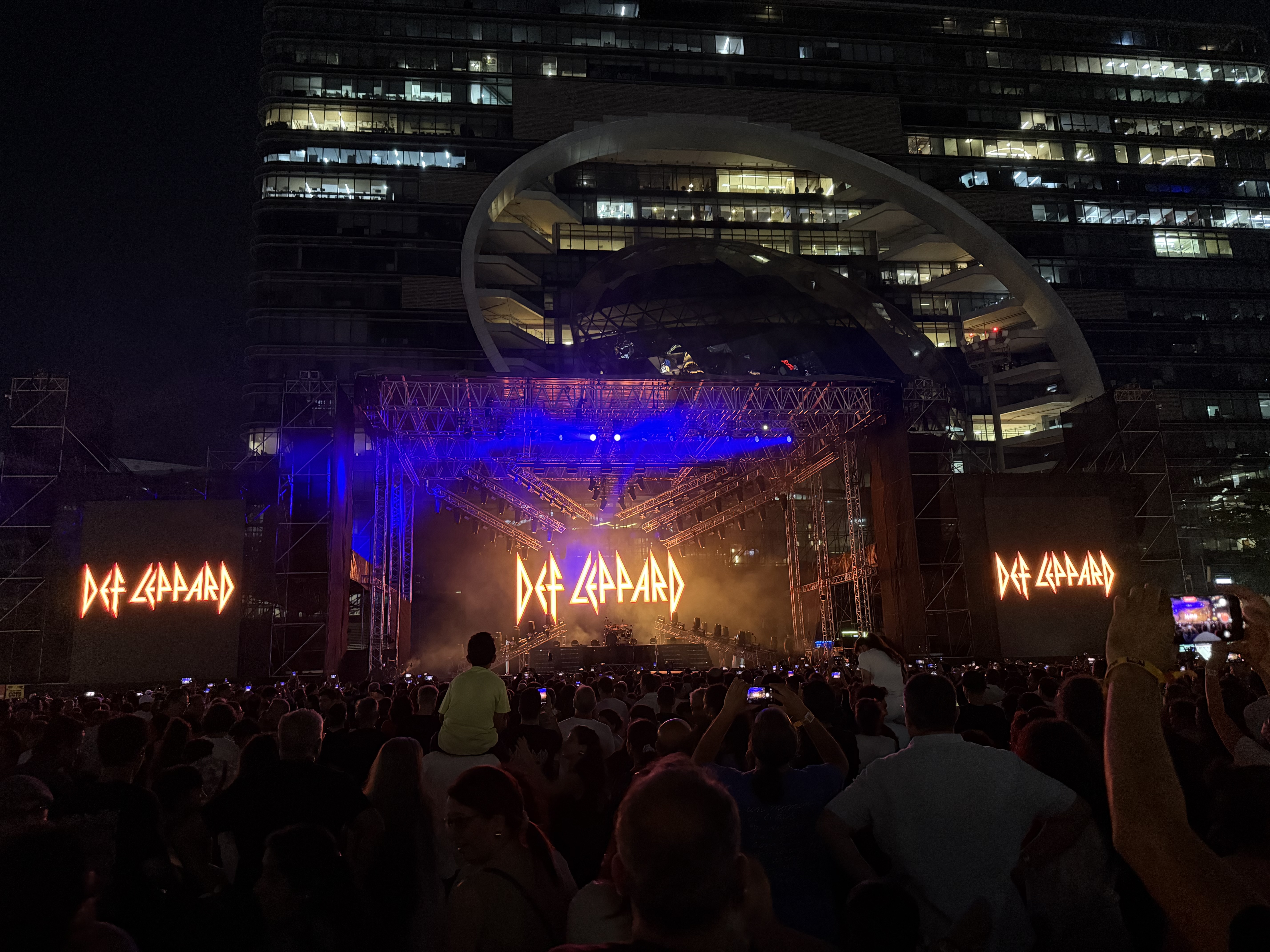 Def Leppard — Mumbai