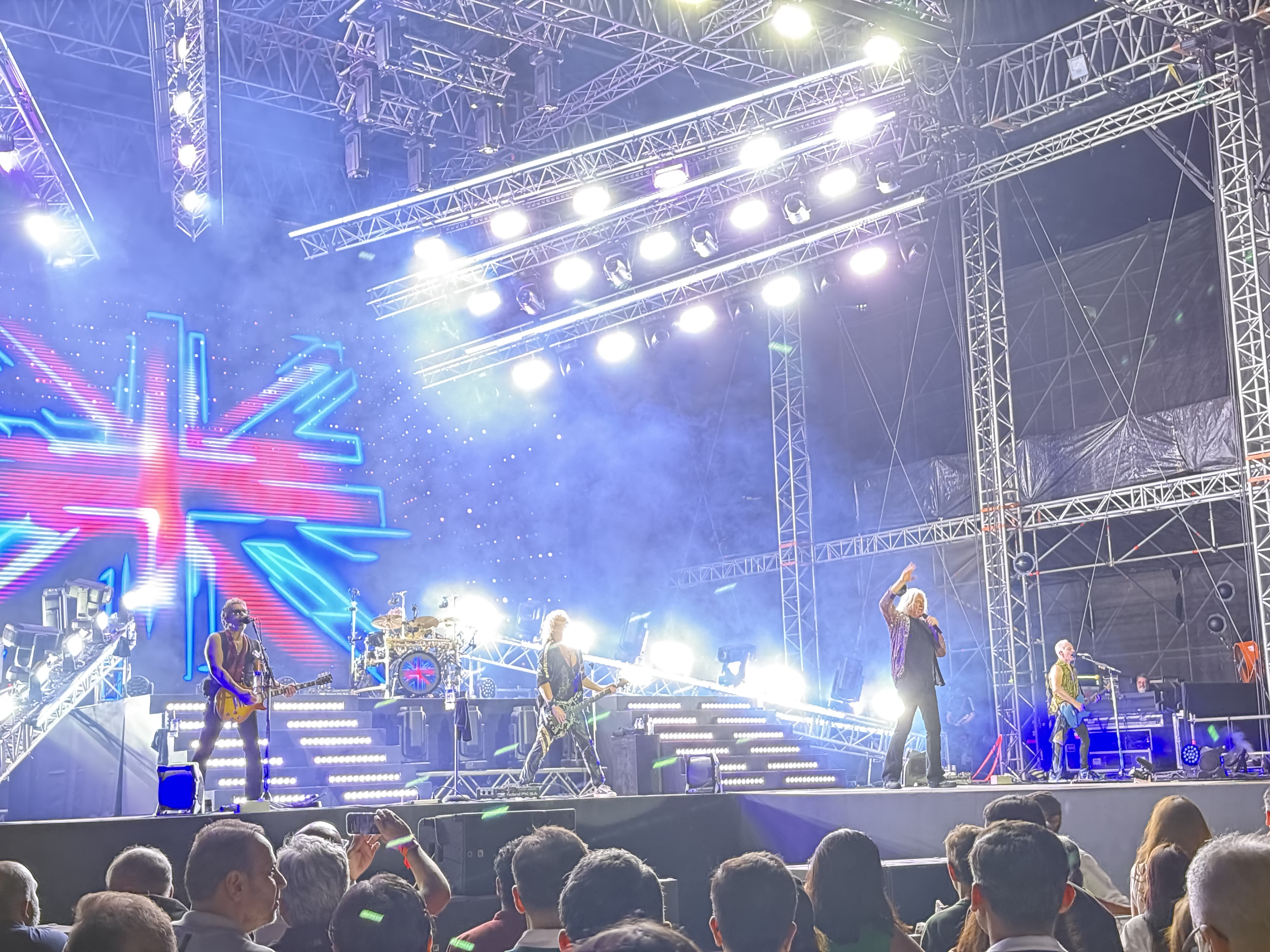 Def Leppard — Mumbai