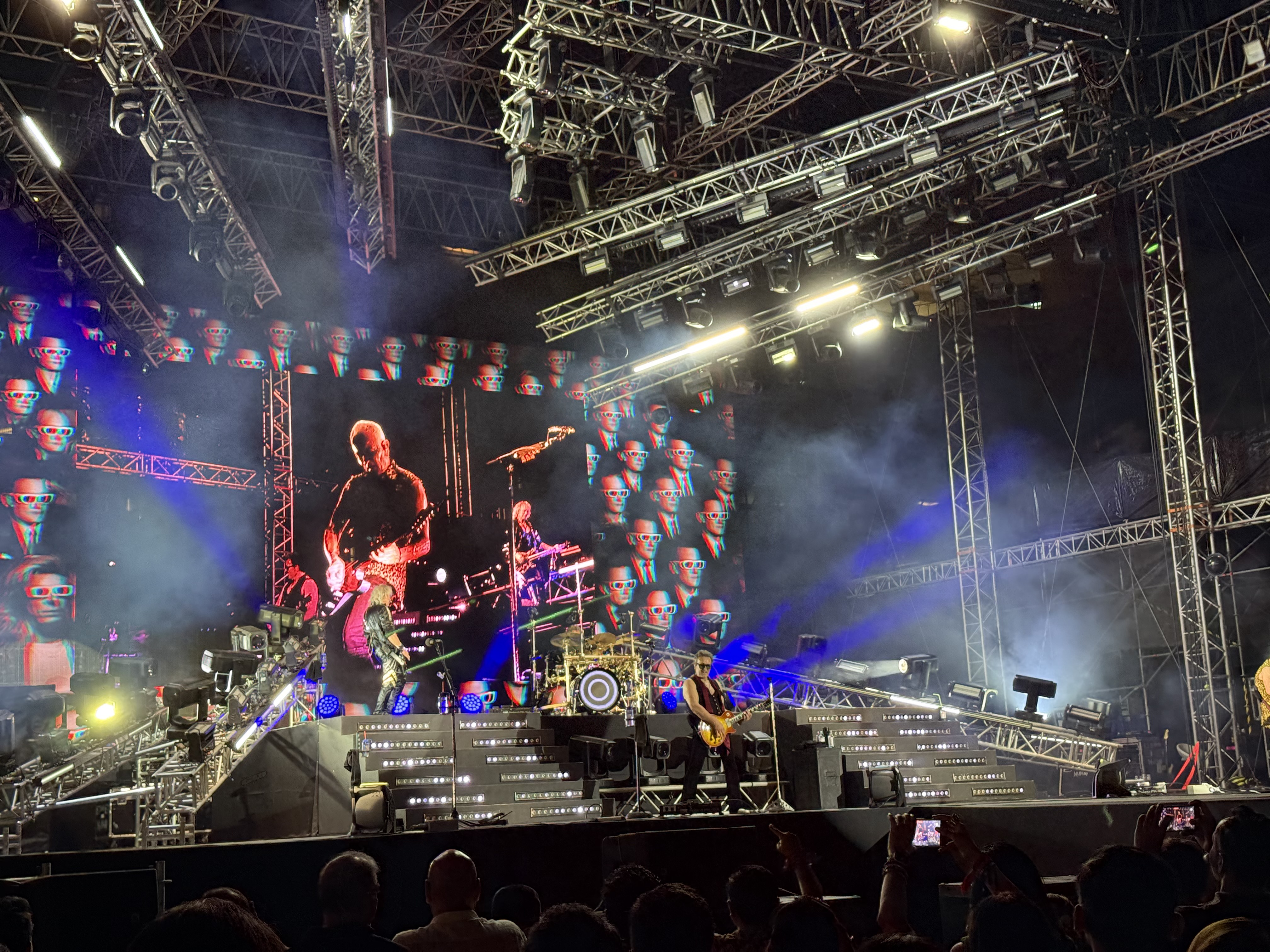 Def Leppard — Mumbai