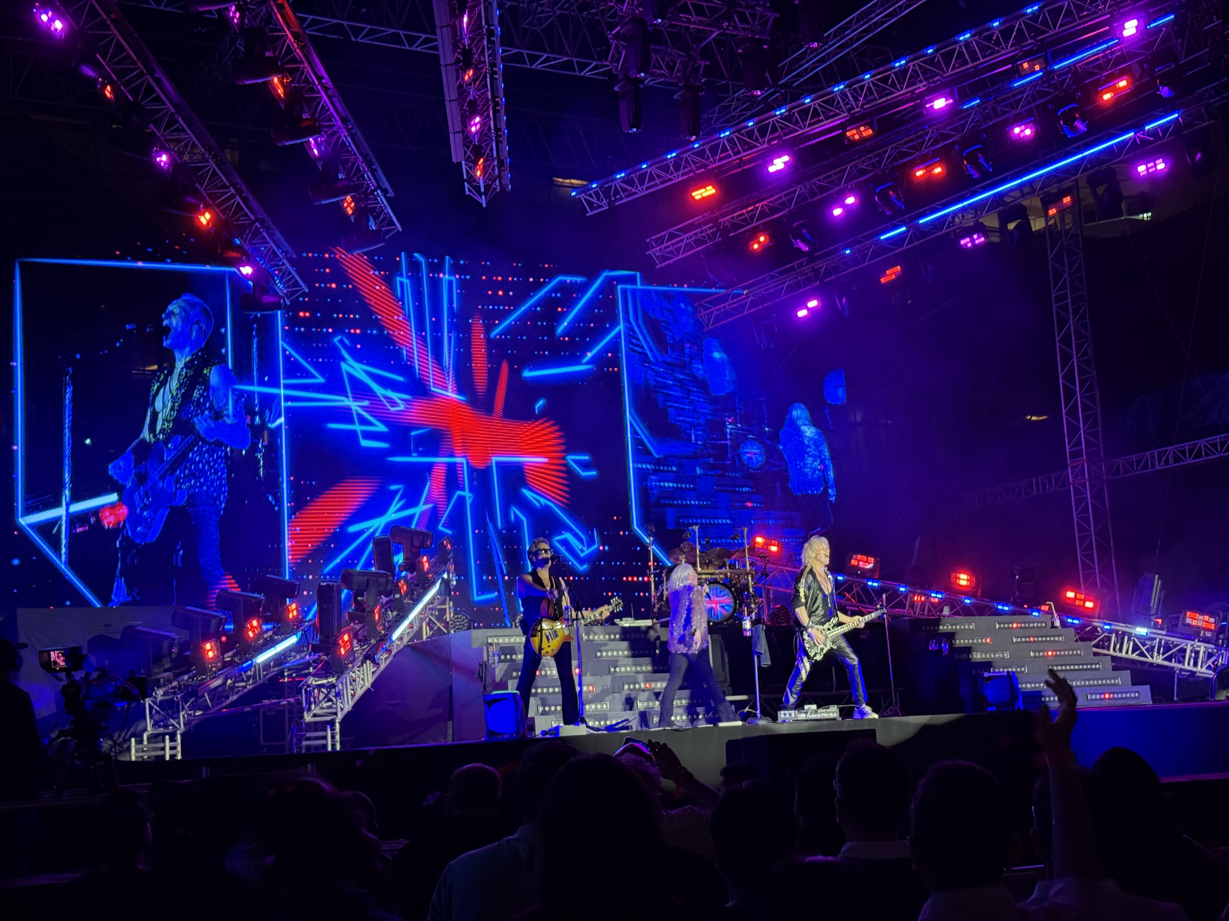 Def Leppard — Mumbai